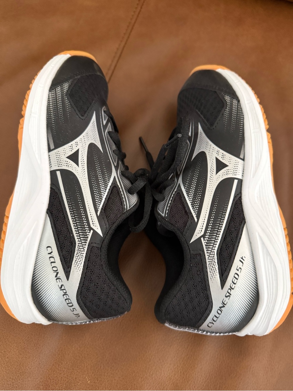 Mizuno Black Silver Girls Volleyball Shoes Size 4